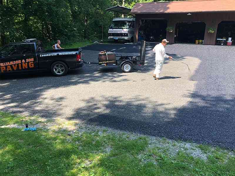driveway sealing cost putnam ct